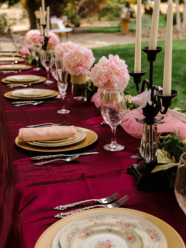 Beautiful place settings for your outdoor wedding reception